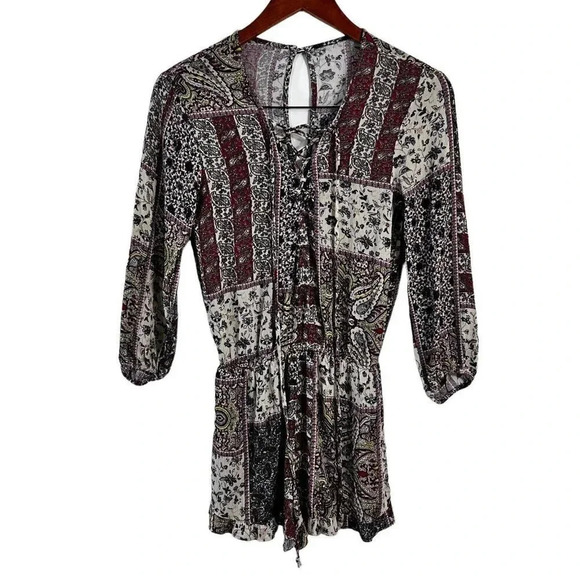 American Eagle Shorts Romper Small Multiprint Paisley Floral Boho Lace Up Chest - Picture 1 of 9